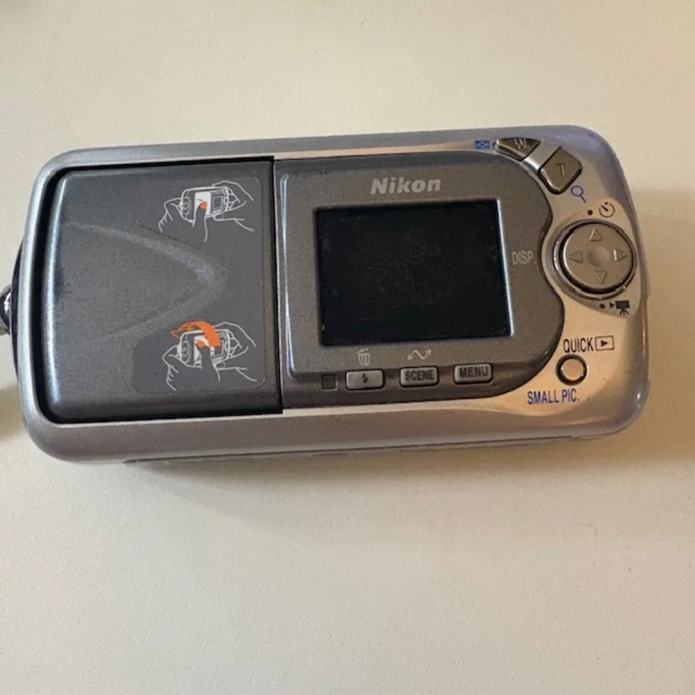 Nikon Coolpix 3500 3.2 MP Digital Camera – Retro Compact – Tested